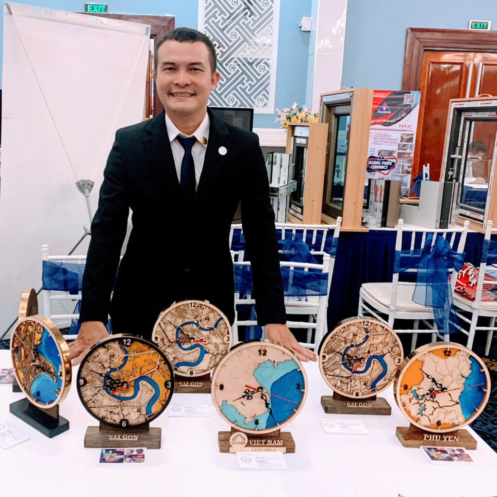 viet clock